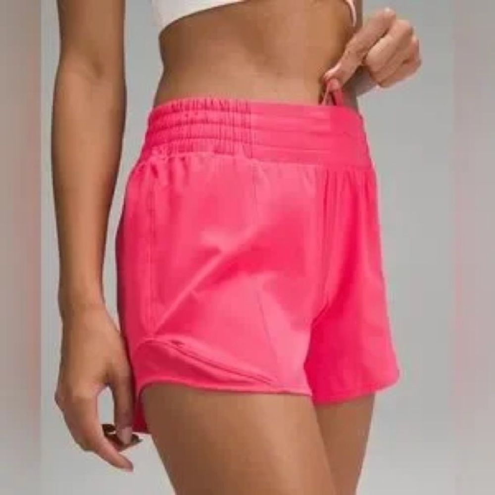 Lululemon Women’s Size 4 Pink Hotty Hot 4” High Rise Lined Shorts